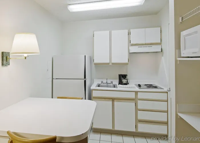 Extended America Select - Phoenix - - West 2* Mesa